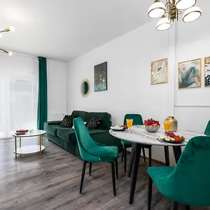https://apartament-verona.poznan-hotels.com